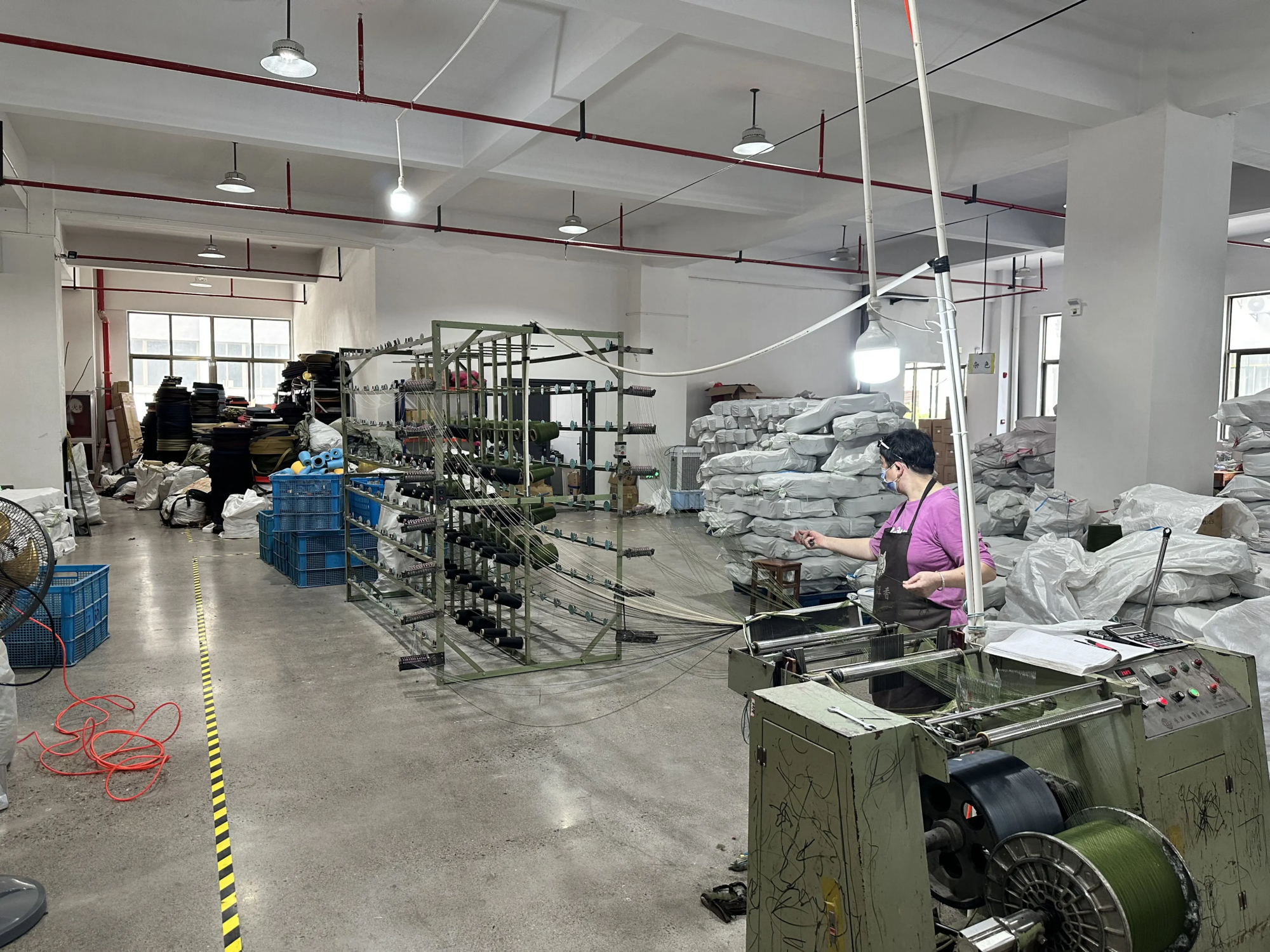 Yarn preparation equipment in the webbing production workshop